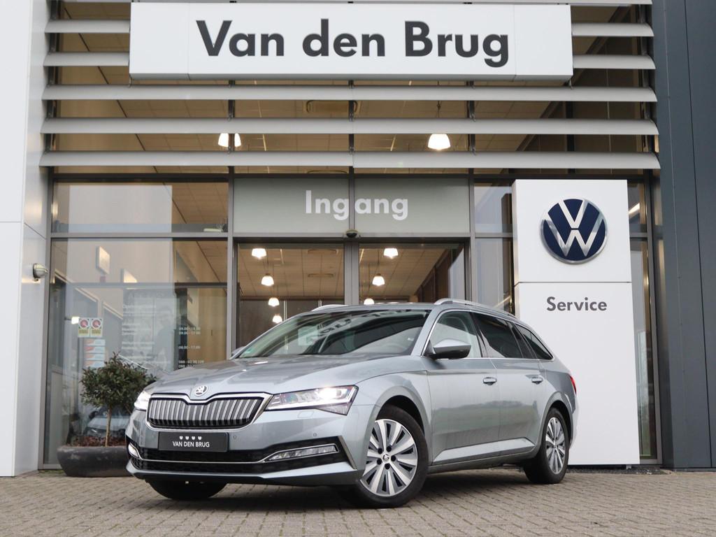 Skoda Superb Combi 1.4 TSI iV 218 pk DSG Style | Navigatie |, Stof, Gebruikt, 4 cilinders, Adaptive Cruise Control