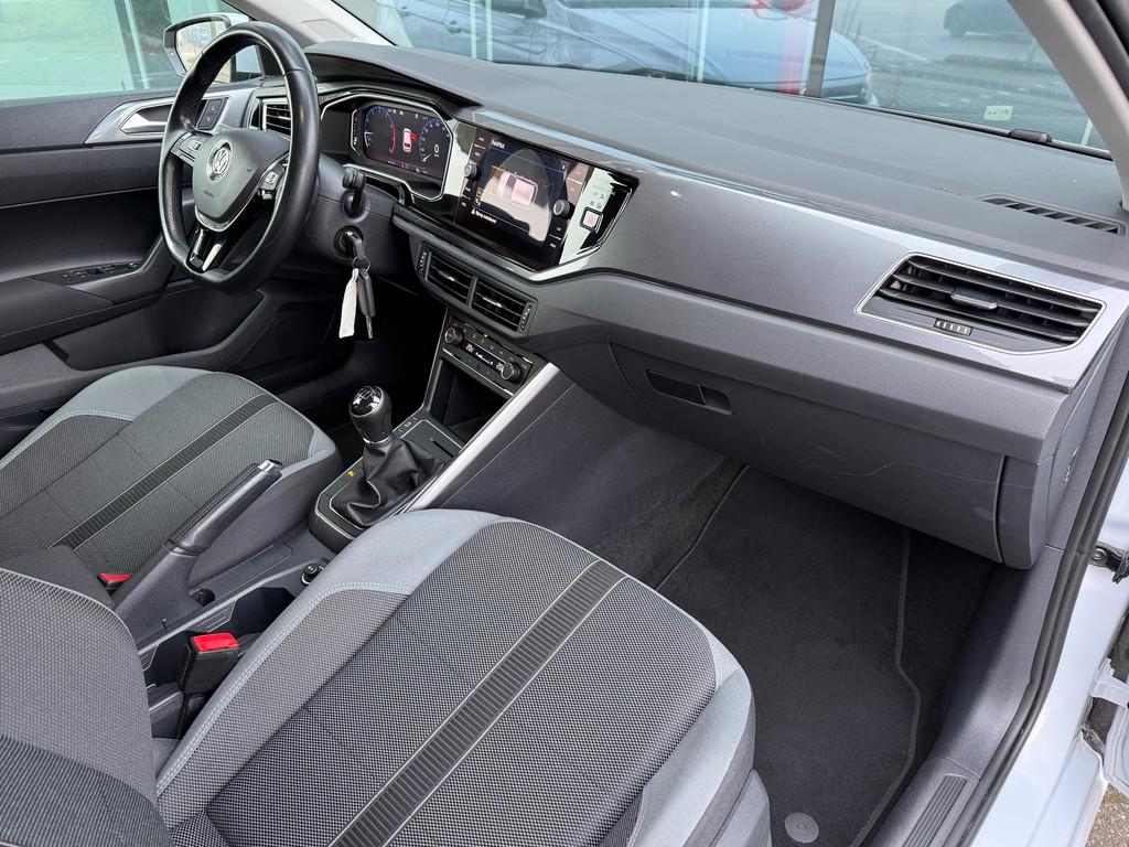 Volkswagen Polo 1.0 TSI Highline - Virt. Cockpit - Navi - Cl, Voorwielaandrijving, Gebruikt, 95 pk, Origineel Nederlands