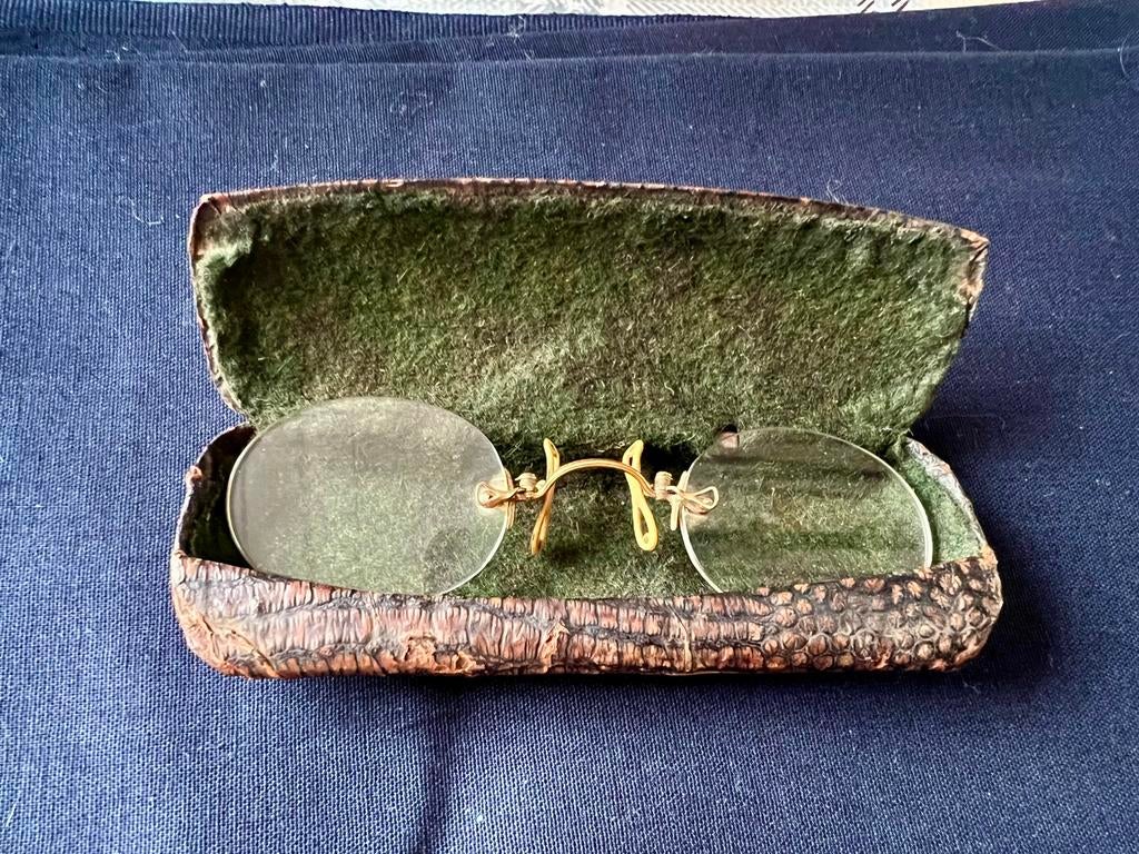 Antiek knijp brilletje, Ophalen of Verzenden, Gebruikt, Goud, Overige materialen