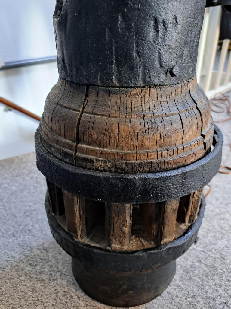 Antieke houten en ijzeren karren as, Antiek en Kunst, Ophalen of Verzenden