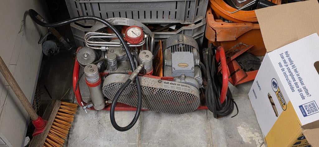 Compressor voor perslucht en duikflessen vullen, Gebruikt, 10 bar of meer, Minder dan 25 liter, 400 tot 800 liter/min