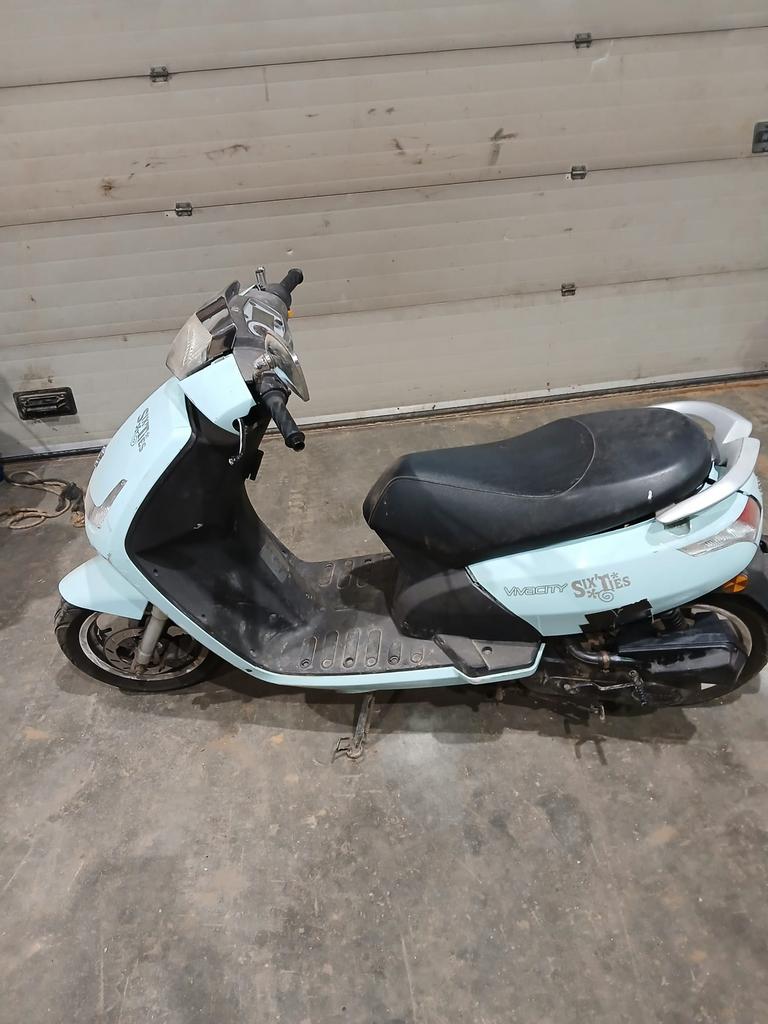 Scooter peugeot vivacity. Bouwjr 2010. Is opknapper o, Ophalen, Gebruikt, Benzine, Vivacity