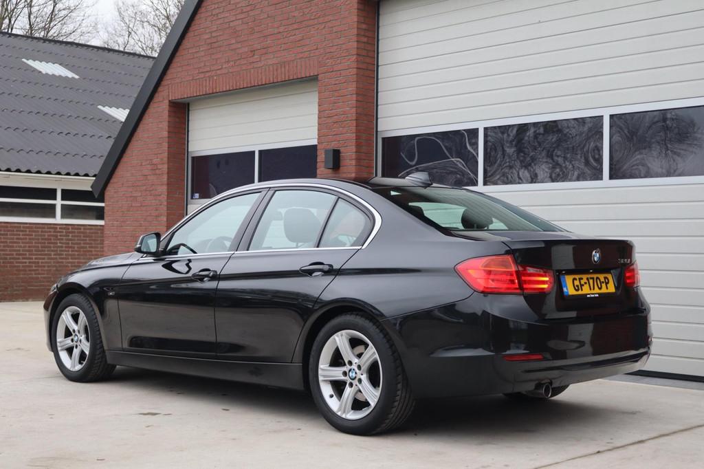 BMW 3-serie 320i 170pk EfficientDynamics Sport Edition Execu, Auto's, Gebruikt, 4 cilinders, Zwart, Origineel Nederlands