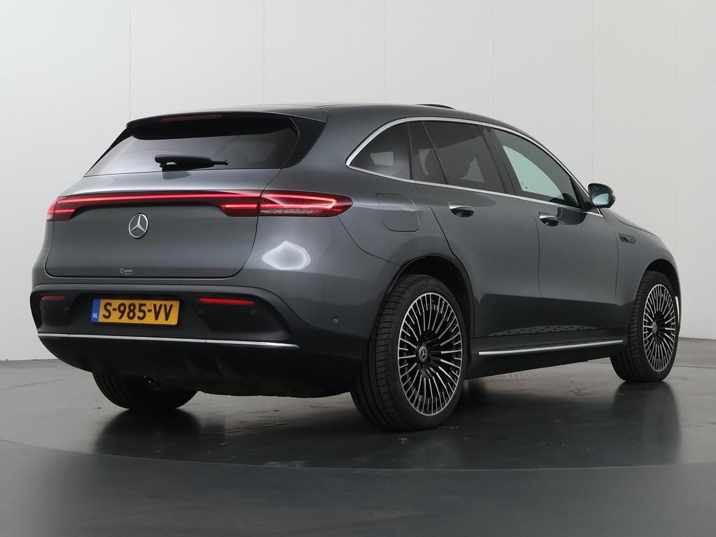 Mercedes-Benz EQC 400 4MATIC AMG Line 80 kWh | Night | Trekh, Auto's, Stof, Zwart, 80 kWh, Origineel Nederlands