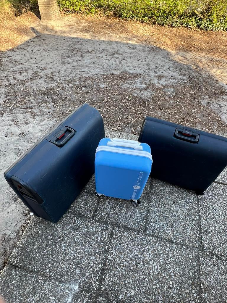 2grote koffers en 1 x kleine / Gratis!, Ophalen, Gebruikt