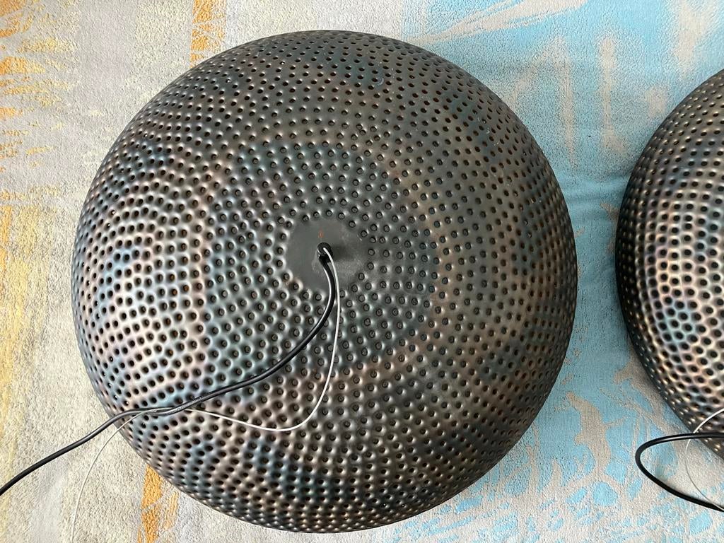 Set van 2 moderne hanglampen, zwart met koperen binnenkant, Ophalen, 50 tot 75 cm, Rietveld industrieele lampen., Zo goed als nieuw