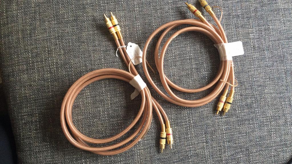 2sets Van den Hul audio kabel 1 mtr, Audio, Tv en Foto, Audiokabels en Televisiekabels, Ophalen of Verzenden, Zo goed als nieuw