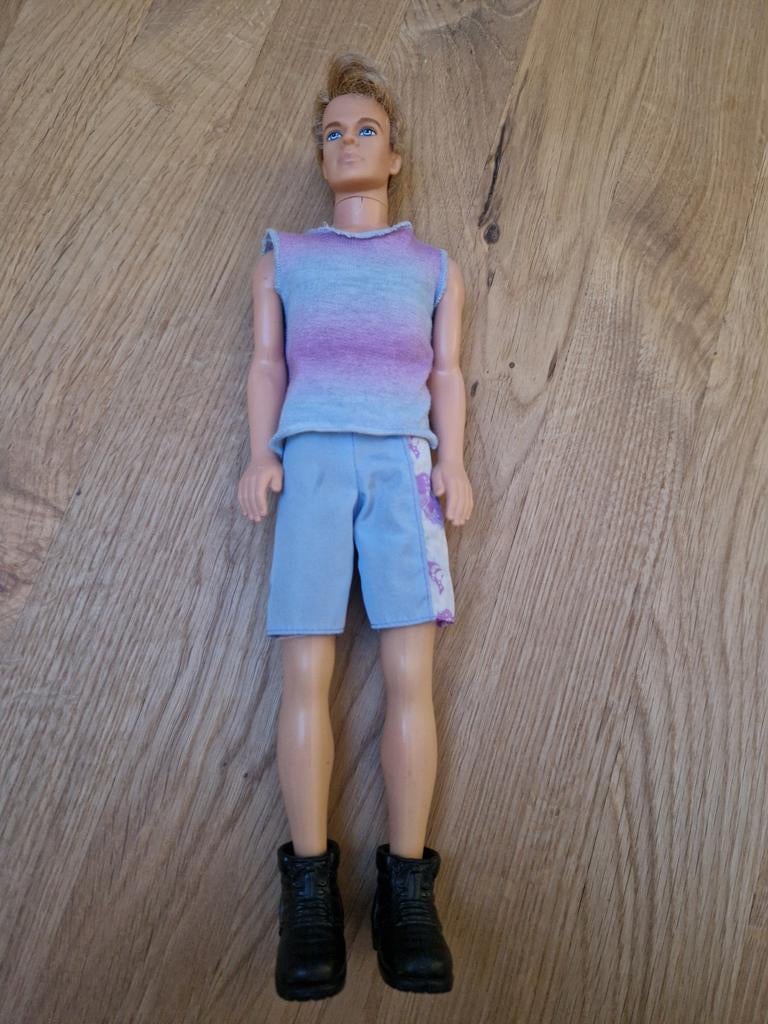 Ken Barbie Mattel met kleding en schoenen, Ophalen of Verzenden, Gebruikt, Barbie
