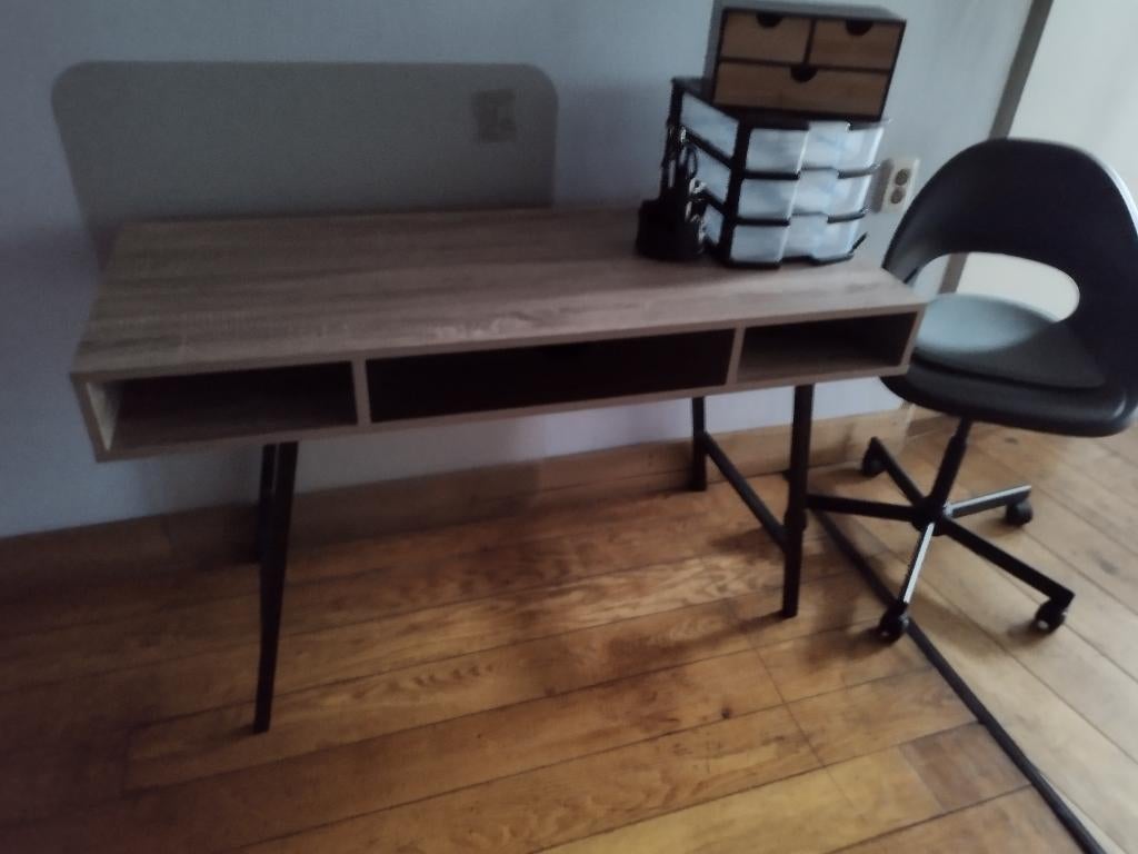 Buro met burostoel beschermingsmat etc, Ophalen, Gebruikt