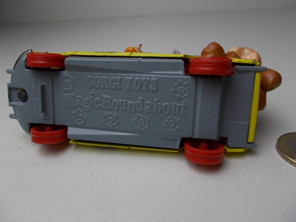 1971 Corgi Toys 807 CITROEN DS 19 MAGIC ROUNDABOUT I.z.g.st!, Ophalen of Verzenden, Zo goed als nieuw, Auto, Corgi