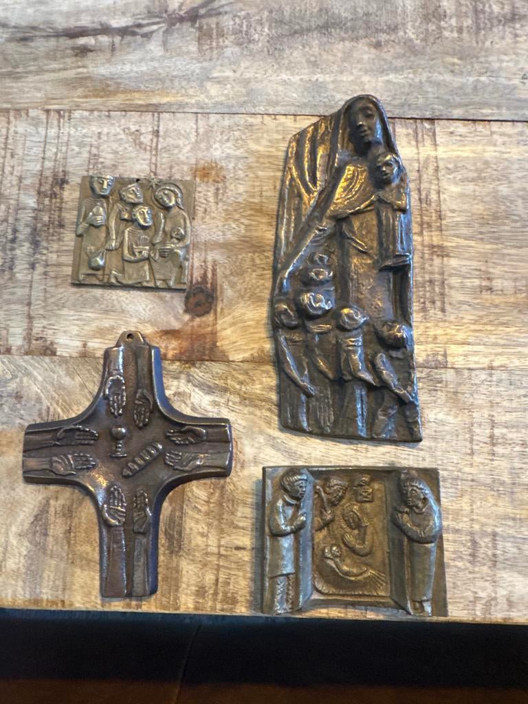 Vier religieuze bronzen plaquettes, Ophalen of Verzenden
