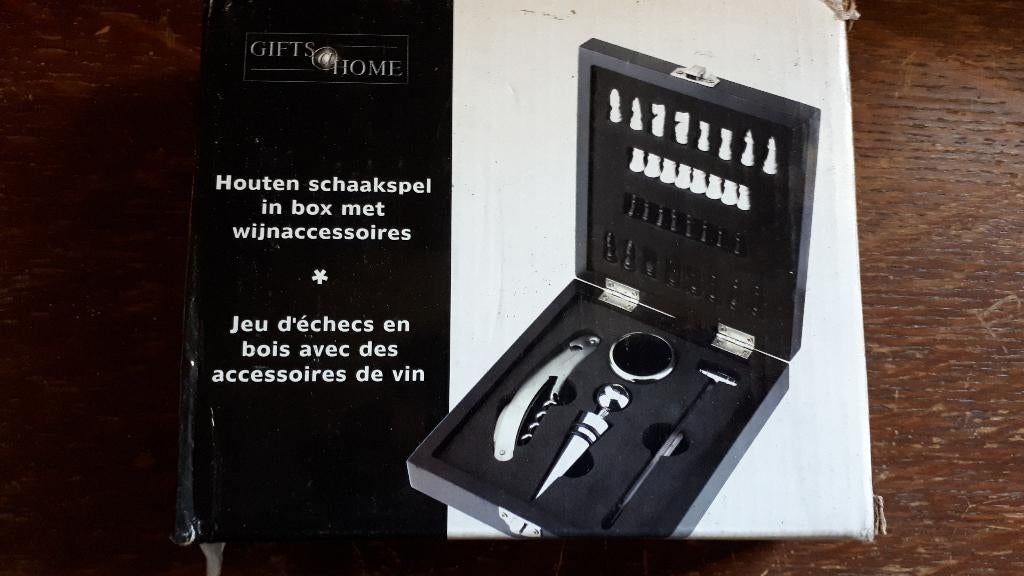 houten schaakspel, Een of twee spelers, Ophalen of Verzenden, Nieuw