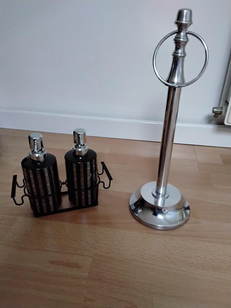 Riveria maison keukennrolhouder met 2 delig zeeppomp, Ophalen, Minder dan 50 cm