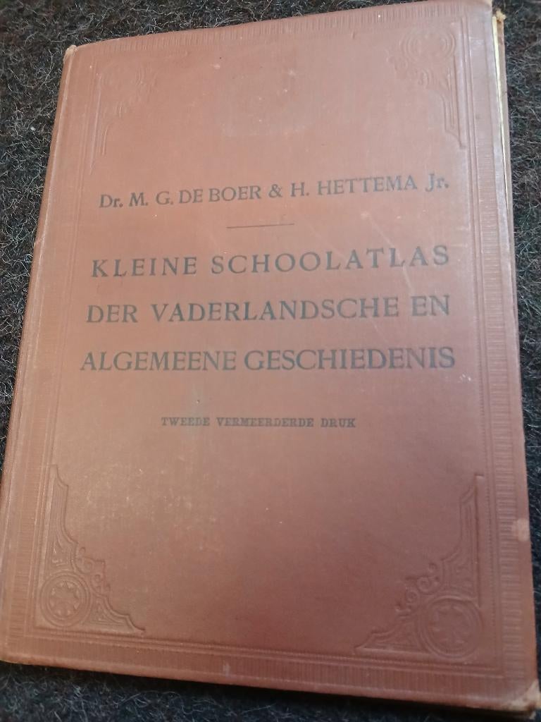 Schoolatlas uit 1911 in prima staat voor verzamelaar, Overige atlassen, Ophalen of Verzenden, Zo goed als nieuw, 1800 tot 2000