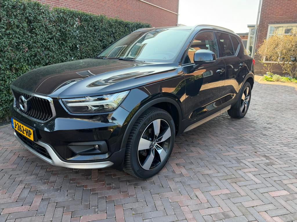 Volvo XC40 T3 163pk Geartronic 2020 Zwart btw auto, Auto's, Metallic lak, Particulier, SUV of Terreinwagen, Onderhoudsboekje