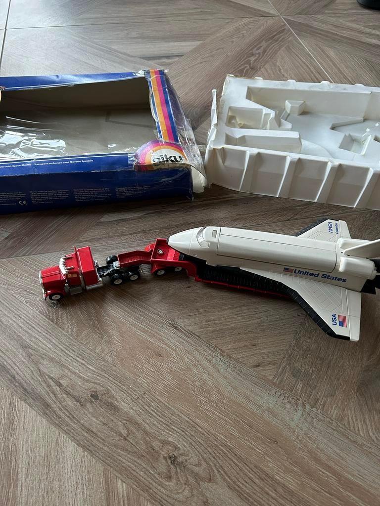Siku Space Shuttle met vrachtwagen, Overige merken, Gebruikt, Ophalen of Verzenden, Groter dan 1:32