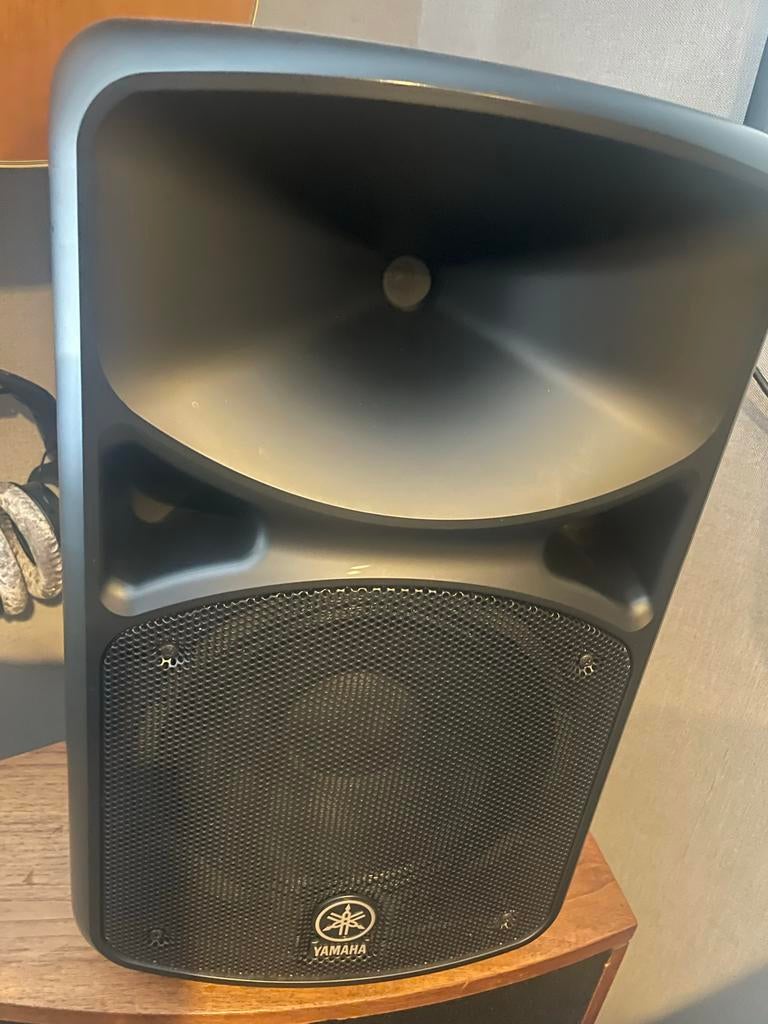 Yamaha Stagepas 600BT Draagbaar PA-systeem met Bluetooth, Ophalen of Verzenden, Zo goed als nieuw, 500 tot 1000 watt, P.A.