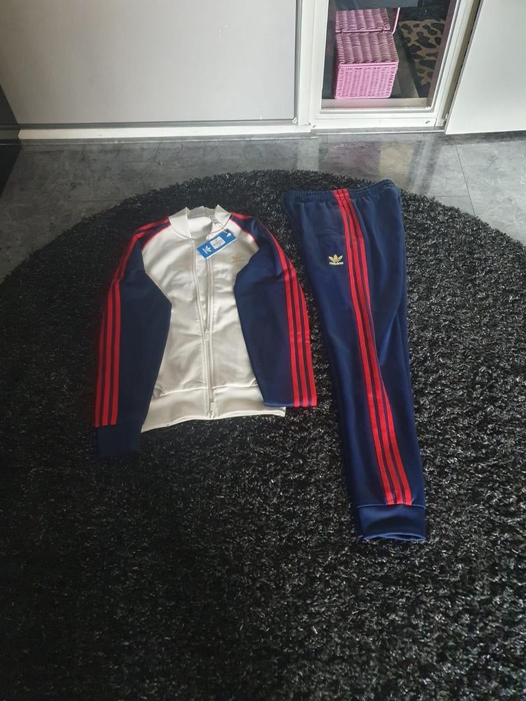 Adidas trainingspak mt XS, Ophalen, Zo goed als nieuw, Maat 46 (S) of kleiner, Algemeen