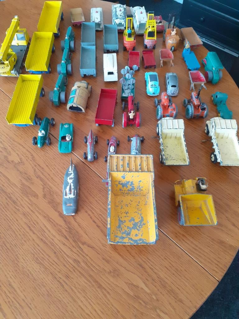 Grote collectie dinky toys ALLEEN OPHALEN, Hobby en Vrije tijd, Modelauto's | 1:43, Ophalen, Gebruikt, Overige typen, Overige merken