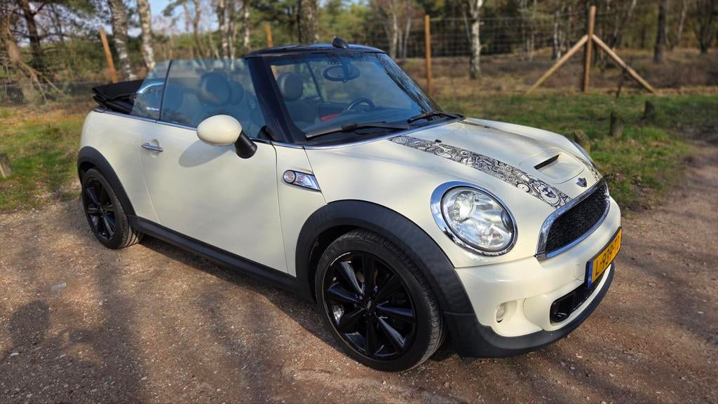 Mini 1.6 Cooper S Cabrio 2011 Wit, Auto's, Mini, Zwart, 4 cilinders, Cabriolet, 4 stoelen