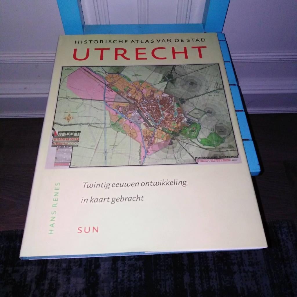 Historische Atlas van de Stad Utrecht door Hans Renes., Boeken, Atlassen en Landkaarten, Gelezen, Overige atlassen, Ophalen of Verzenden