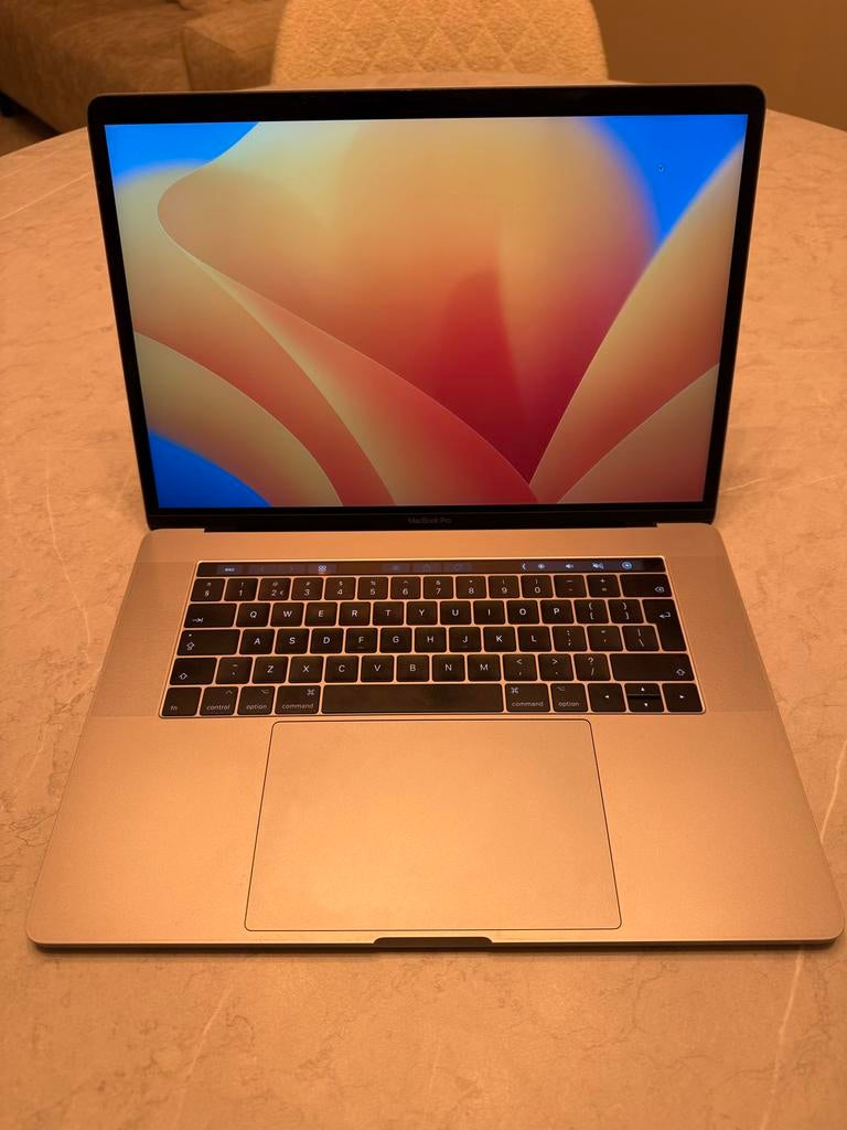 MacBook Pro 15 inch 2017 met Touchbar, 1 TB of meer, Gebruikt, 2 tot 3 Ghz, 16 GB