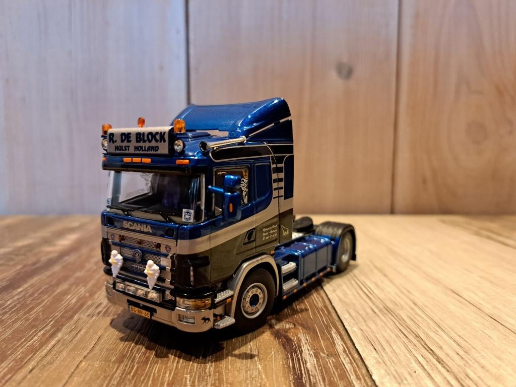 WSI Scania R4 flat roof 4x2 van Roland de Block, Hobby en Vrije tijd, Modelauto's | 1:50, Nieuw, Bus of Vrachtwagen, Wsi, Ophalen of Verzenden