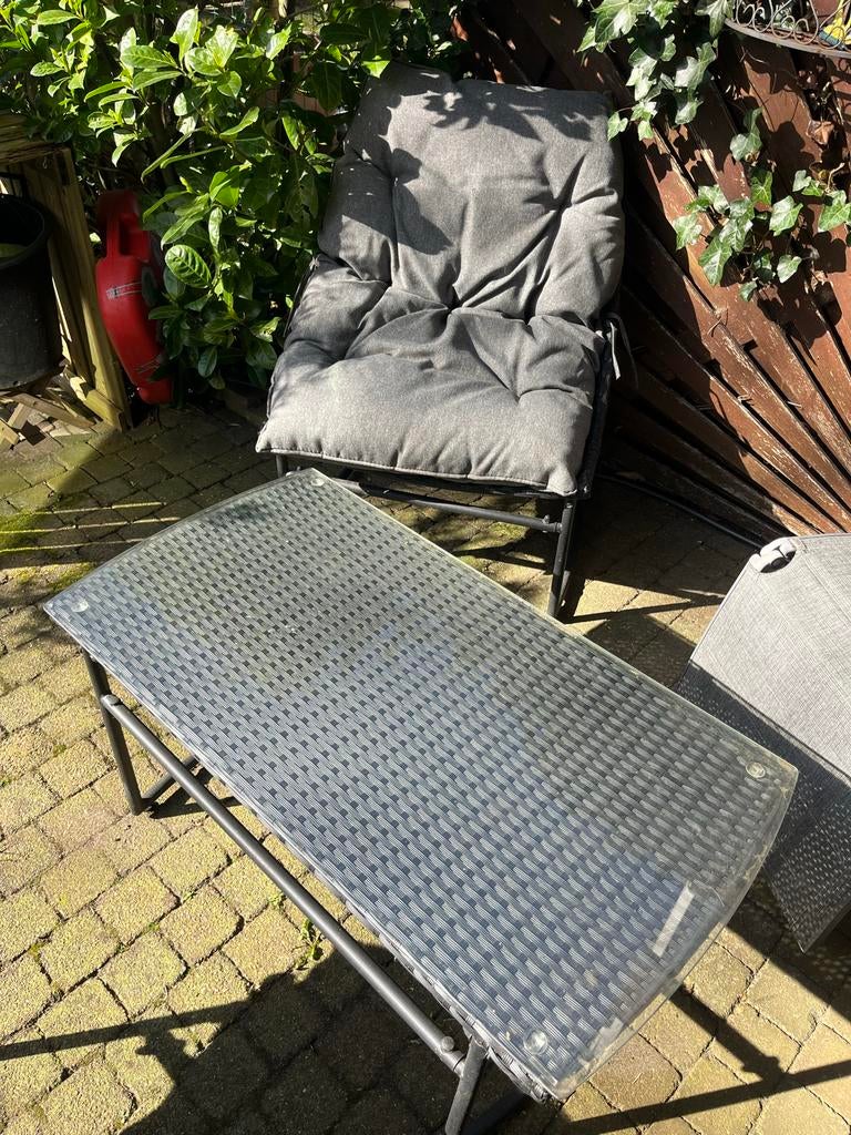 Kleine tuinset met 2 fauteuils, tafel en bankje, Ophalen, 4 zitplaatsen, Gebruikt, Wicker