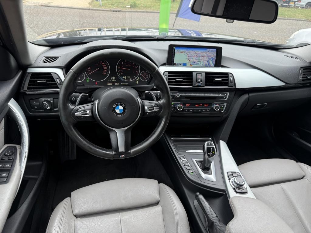 BMW 3 Serie Touring 328i | €250,- KORTING PAASACTIE | xDri, Automaat, 4 cilinders, Blauw, 93 €/maand