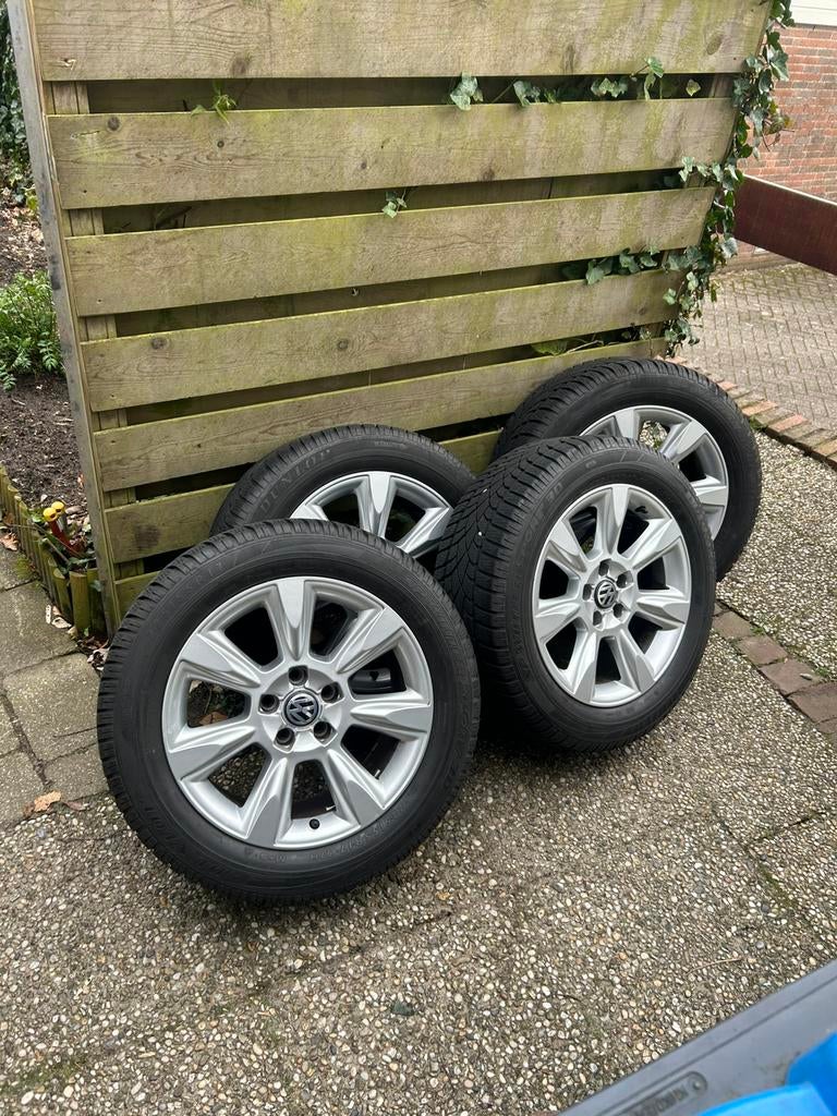 Set winterbanden op 17 inch sportvelgen., Auto-onderdelen, Banden en Velgen, Ophalen, Banden en Velgen, 17 inch, Winterbanden