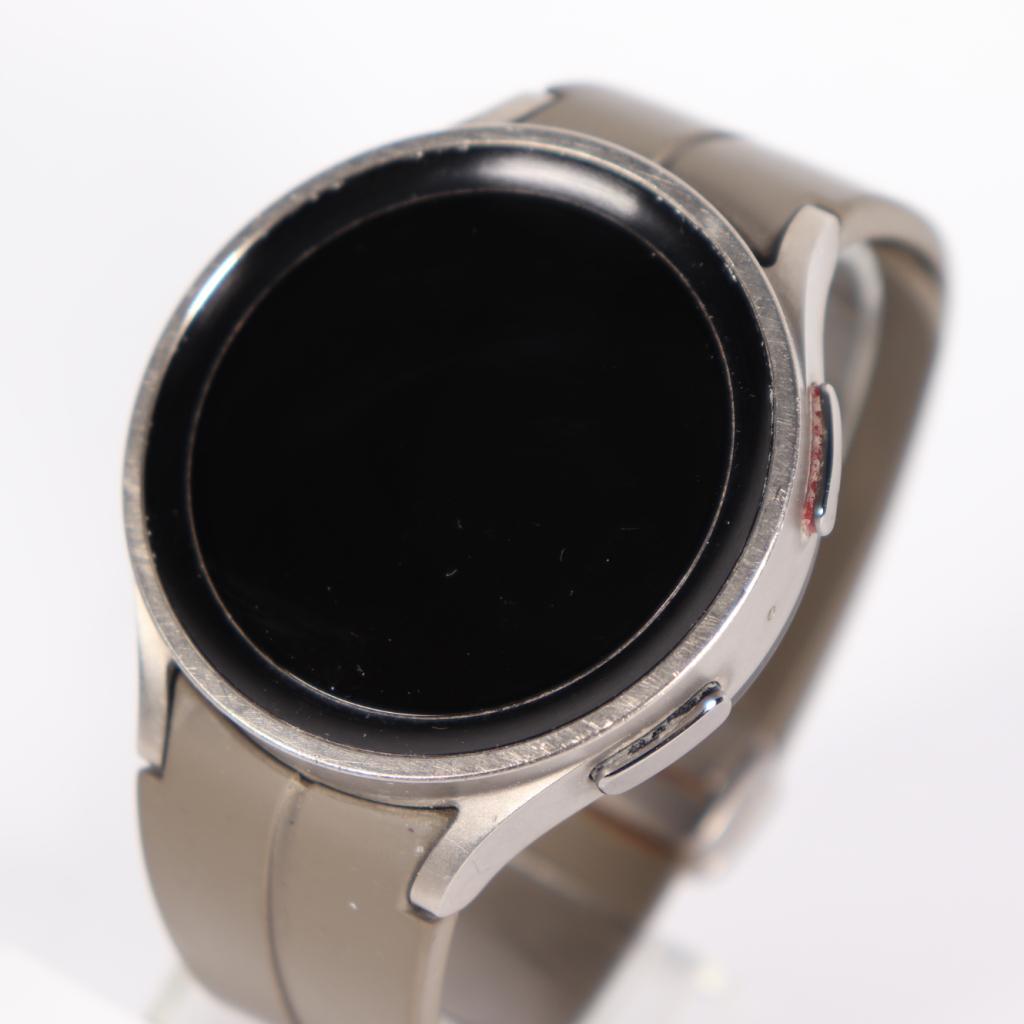 Samsung Galaxy watch 5 Pro - B Grade, Samsung, Gebruikt, Support@Samsung.com, 129, Samsung-ro, Yeongtong-gu
Suwon-si, Gyeonggi-do 16677
South Korea