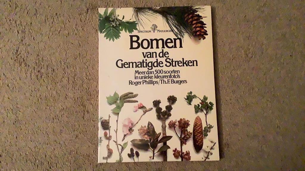 Spectrum Natuurgids: Bomen van de Gematigde Streken, 1979, Boeken, Ophalen of Verzenden, Zo goed als nieuw, Bloemen, Planten en Bomen