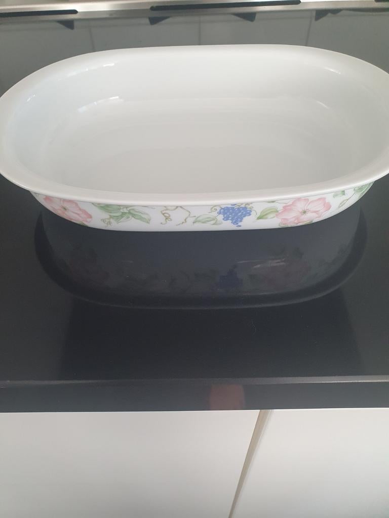 Ovale ovenschaal met bloemendecoratie, 30 cm, Gebruikt, Keramiek, Ophalen of Verzenden, Schaal of Schalen