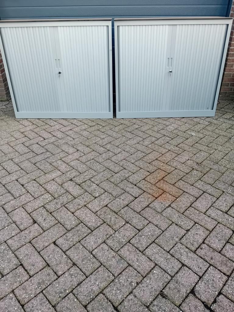 2 roldeurkasten met sleutel, Huis en Inrichting, Kasten | Roldeurkasten en Archiefkasten, Ophalen