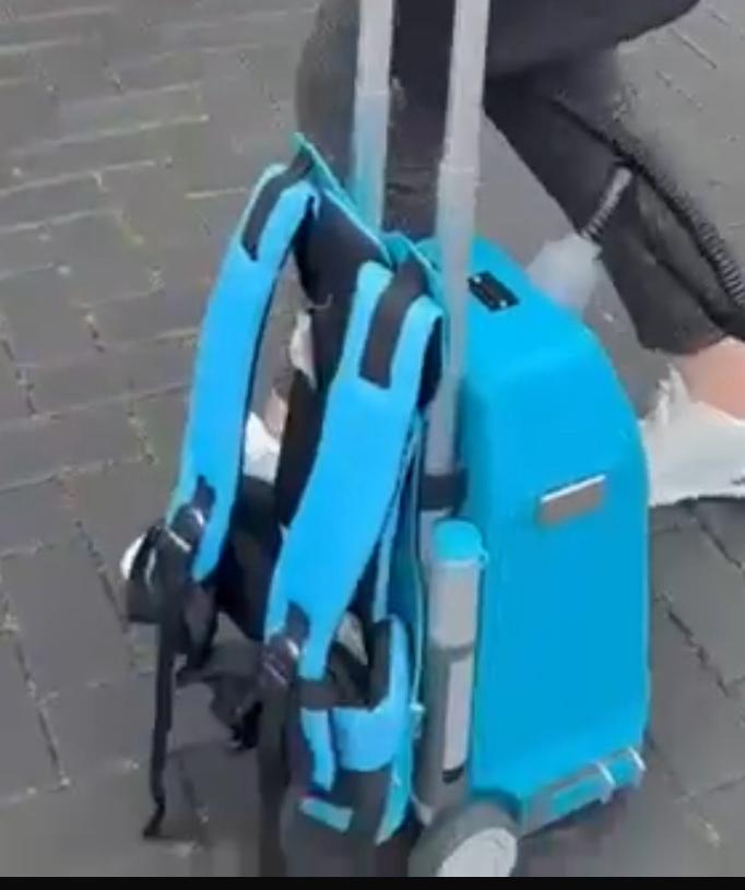 Kauwgom verwijder machine apparaat i-gum, Ophalen, Zo goed als nieuw