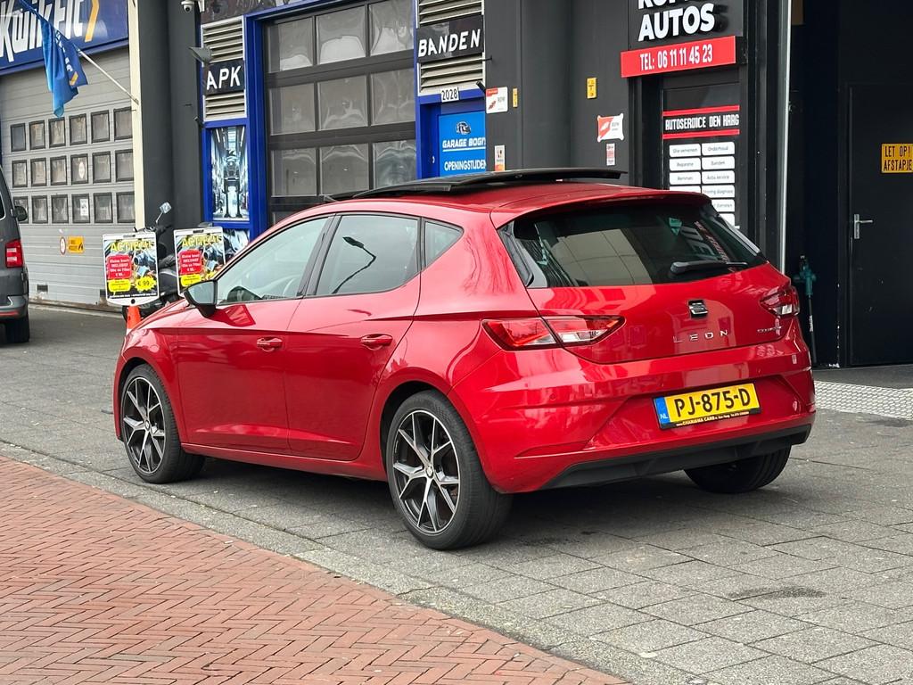 Seat Leon 1.0 EcoTSI Style Aut Leer Navi Carplay Pano, Gebruikt, Euro 6, Leon, Origineel Nederlands
