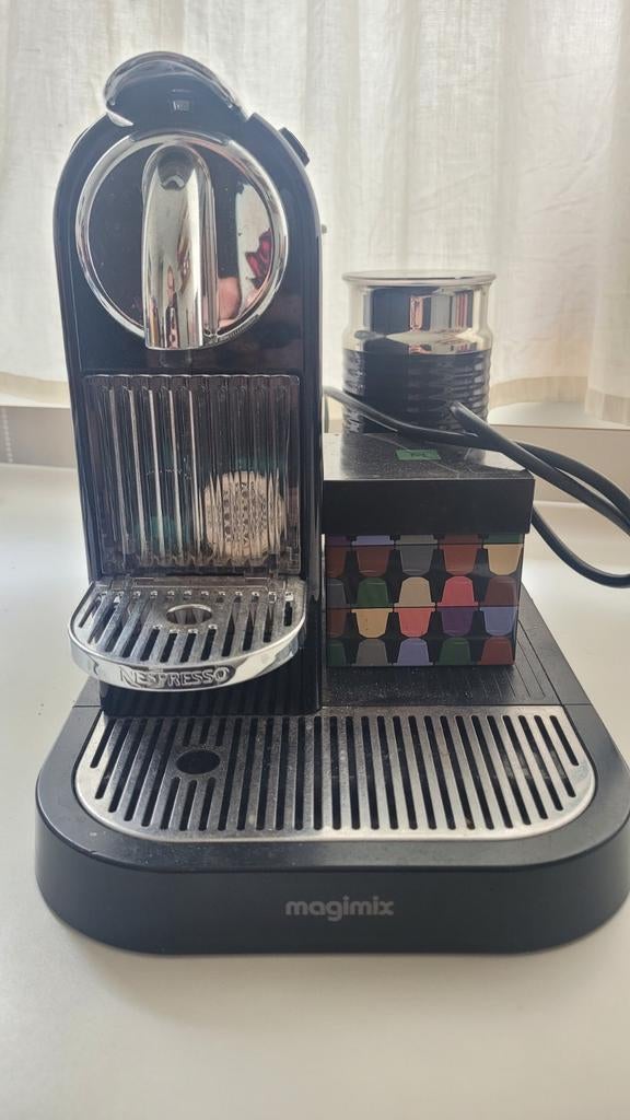 Nespresso Magimix koffiezetapparaat met melkopschuimer, Witgoed en Apparatuur, Koffiezetapparaten, Ophalen, Espresso apparaat