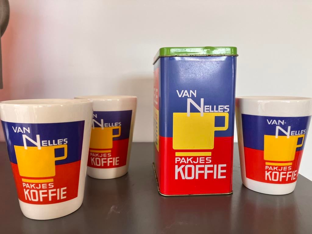 Van NELLE blik en bekers 5x, Huis en Inrichting, Keuken | Servies, Ophalen of Verzenden, Zo goed als nieuw, Overige stijlen, Kop(pen) en/of Schotel(s)