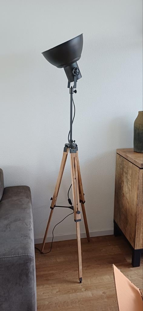 Robuuste vloerlamp, Ophalen, Gebruikt, Hout, 150 tot 200 cm