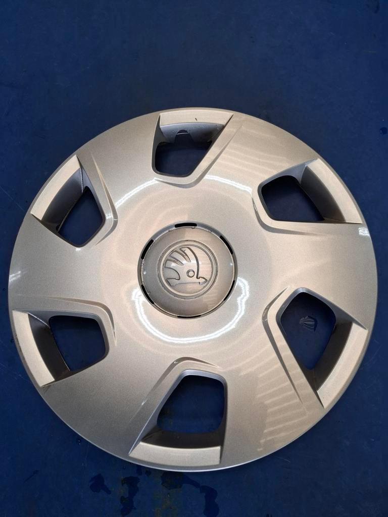 Skoda 15 inch wieldop, Auto diversen, Wieldoppen, Ophalen of Verzenden, Zo goed als nieuw