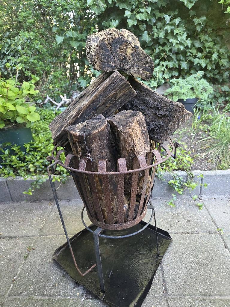 Vuurkorf met hout., Ophalen, Gebruikt, Vuurkorf