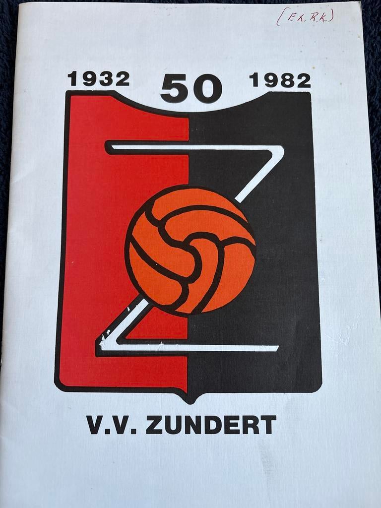 Jubileumuitgave V.V. Zundert 1932-1982 - 50 jaar voetbal, Ophalen of Verzenden, Zo goed als nieuw