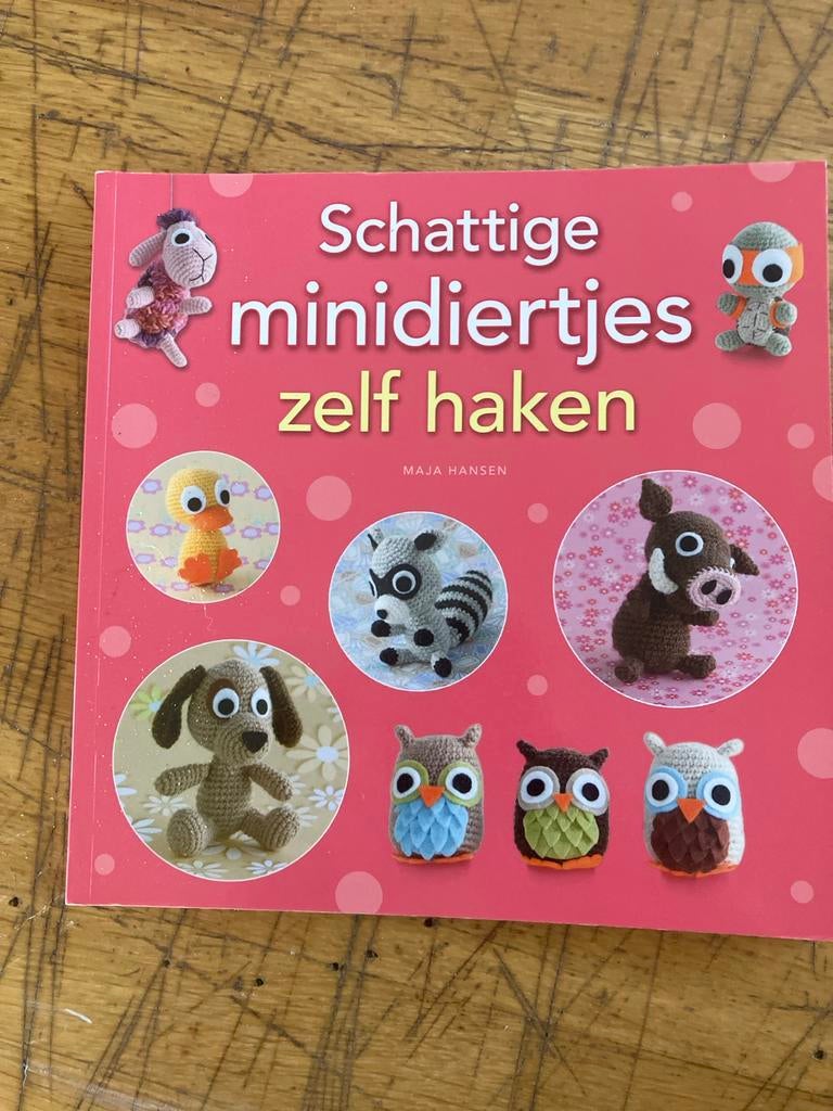 Schattige minidiertjes zelf haken - Maja Hansen, Ophalen of Verzenden, Zo goed als nieuw