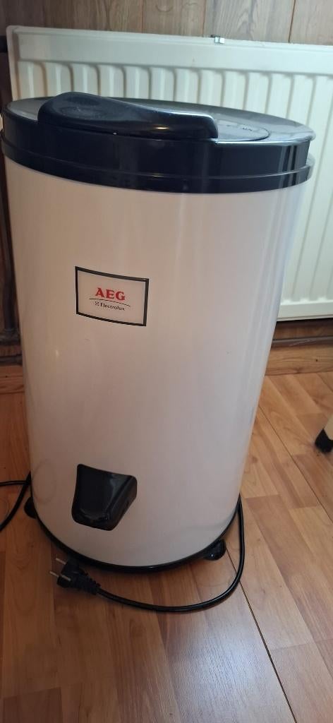 Centrifuge AEG, Ophalen, Minder dan 85 cm, 4 tot 6 kg, Overige typen