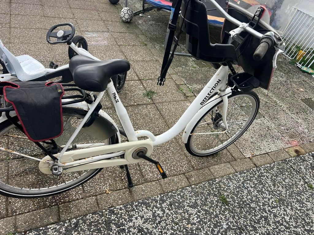 Witte Fiets met Kinderzitje en Bagagedrager, Fietsen en Brommers, Fietsen | Dames | Damesfietsen, Overige merken, Gebruikt, Versnellingen