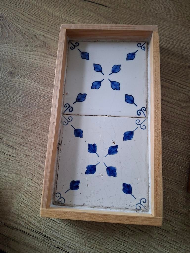 Antieke tegels in dienblad verwerkt, Ophalen of Verzenden, Poppenhuis