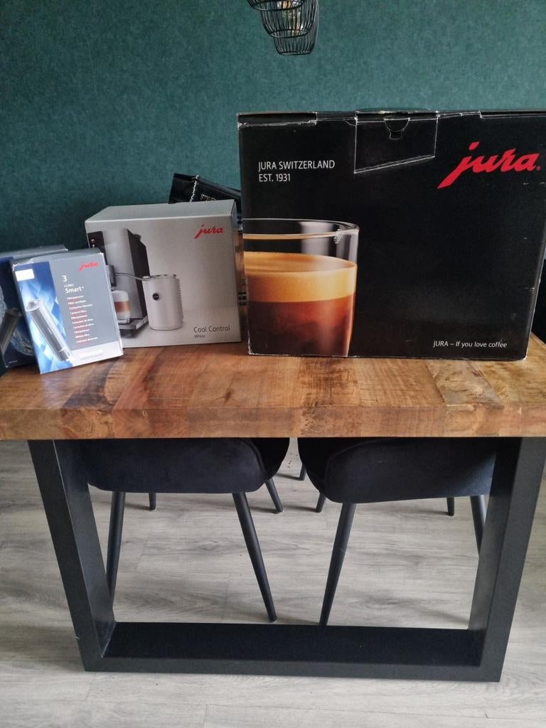 Jura E8 Koffiemachine met Cool Control en filters, Witgoed en Apparatuur, 10 kopjes of meer, Koffiemachine, Zo goed als nieuw