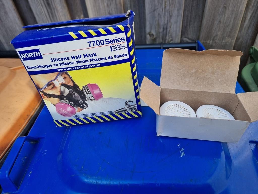 Half gelaats masker, Ophalen