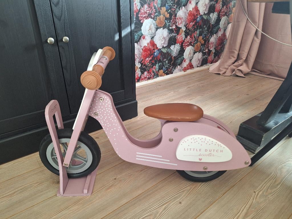 Little Dutch scooter met standaard roze loopfiets, Ophalen, Zo goed als nieuw, Loopfiets