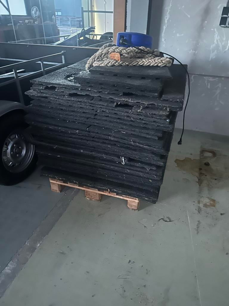 Rubberen vloertegels - Duurzaam en veelzijdig, Ophalen, Gebruikt, Overige typen, Minder dan 50 cm